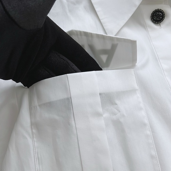 ❌❌Chanel Logo White Button Up Crop Top Shirt Sz.34 - Popular & Rare - Picture 6 of 16